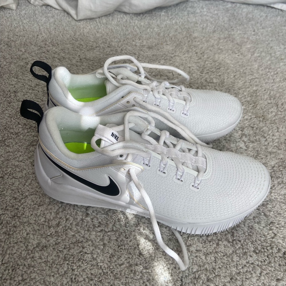 Women’s nike volleyball shoes